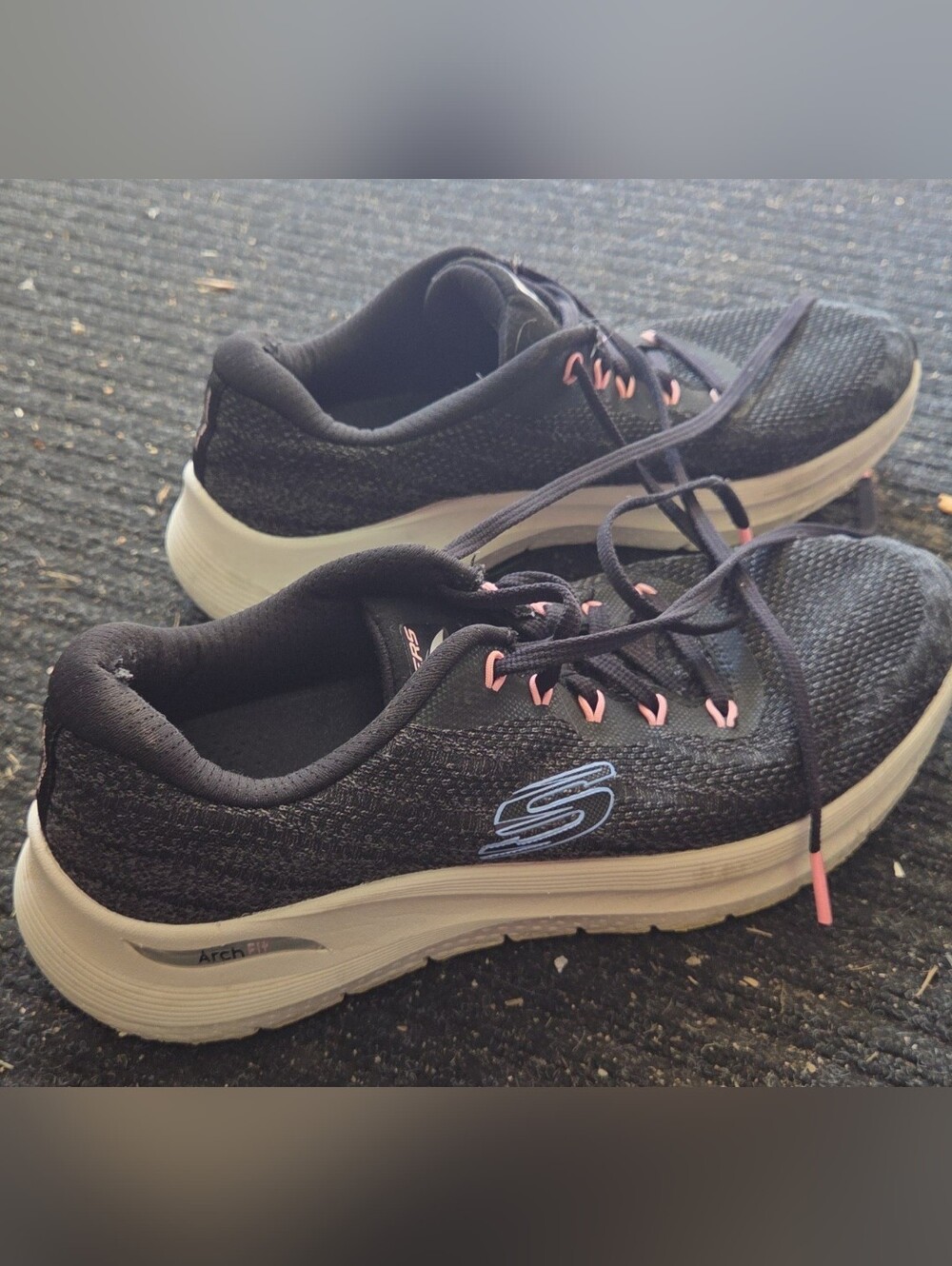 Ladies Sketchers Shoes Size 9